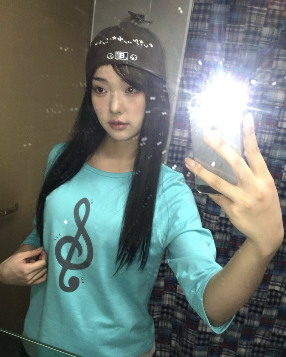 bauf_official's tweet photo. 금요일에 발매예정인 민트색 먼저 입어보기,,,
(^⦁⩊⦁⸝⸝^)
너트 가을이도 좋아한다구요.. ♡♡ https://t.co/8f63w702Fy