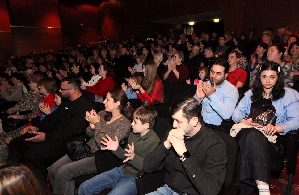 leilah_mzaeva tweet media