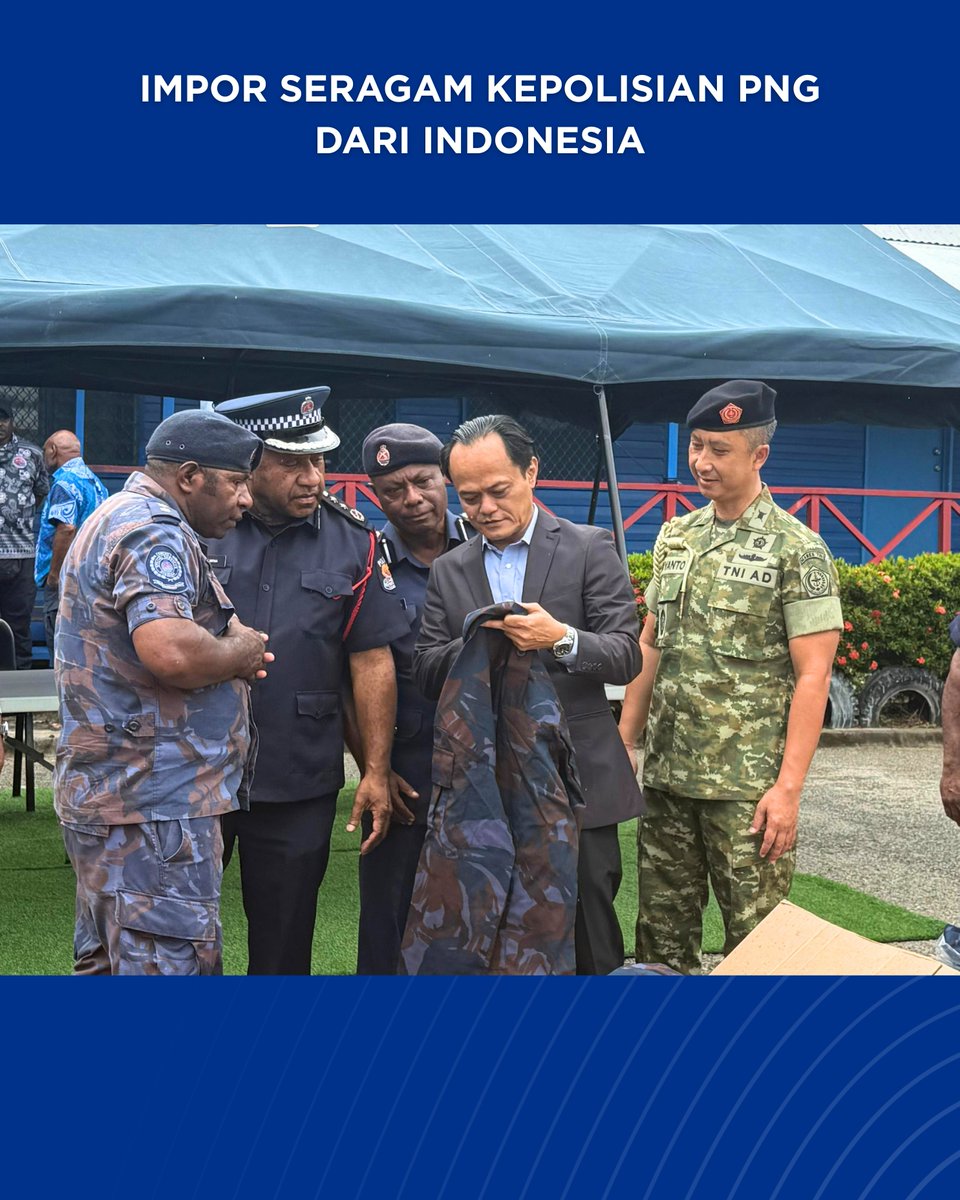 indonesiainpom's tweet image. This delivery reflects the PNG Police’s trust in the quality of Indonesian products in supporting personnel needs. It also highlights the strong friendship and partnership between Indonesia and PNG.🇮🇩🇵🇬

#IndonesiaPNG #SecurityCooperation #DefenseDiplomacy