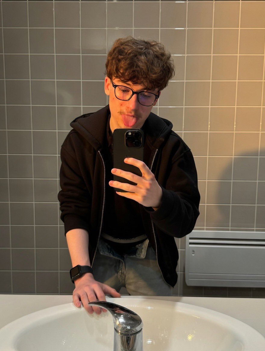 legay_5002 (9.2k)🇫🇷 tweet media