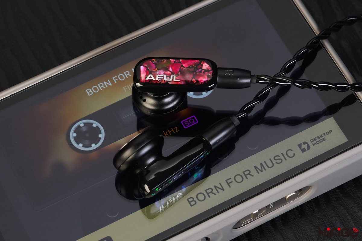HiFiGoAudio's tweet photo. Clean lines, simple design, and uncompromised sound.🎶
@AFULJP 𝑷𝒐𝒍𝒂𝒓𝑵𝒊𝒈𝒉𝒕 is the ultimate minimalist companion for your morning coffee or daily commute. Pure music, no fuss. ☕🚶♂️
#HiFiGo #AFUL #PolarNight #HiFi #EDCAudio #AudioDaily #Earbuds #Music #flathead https://t.co/vNg8OqRZZM