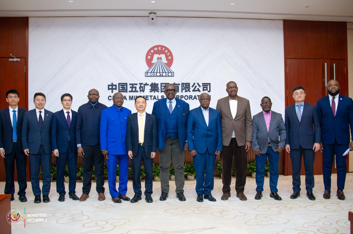 JohnNgombua1's tweet photo. Diplomatie minière à Pékin : Le Ministre des Mines @LouisWKabamba  renforce le partenariat avec China Minmetals Corp.
​Bilan & Perspectives :
• 600M$ investis en 2 ans.
• 4 000 emplois créés.
• Extension de MMG Kinsevere & nouveaux permis en vue.
​Objectif : Transformation locale et recherche géologique. 
​#RDC #Mines #Chine #Économie