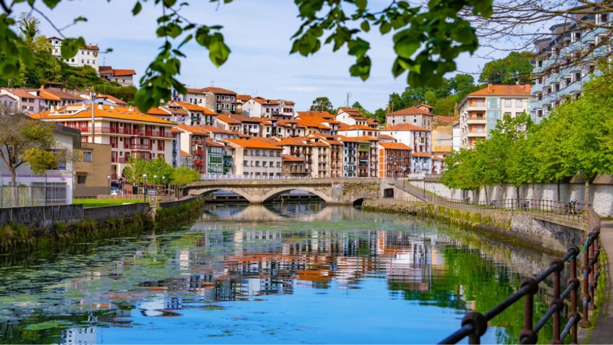 Guías de España tweet media