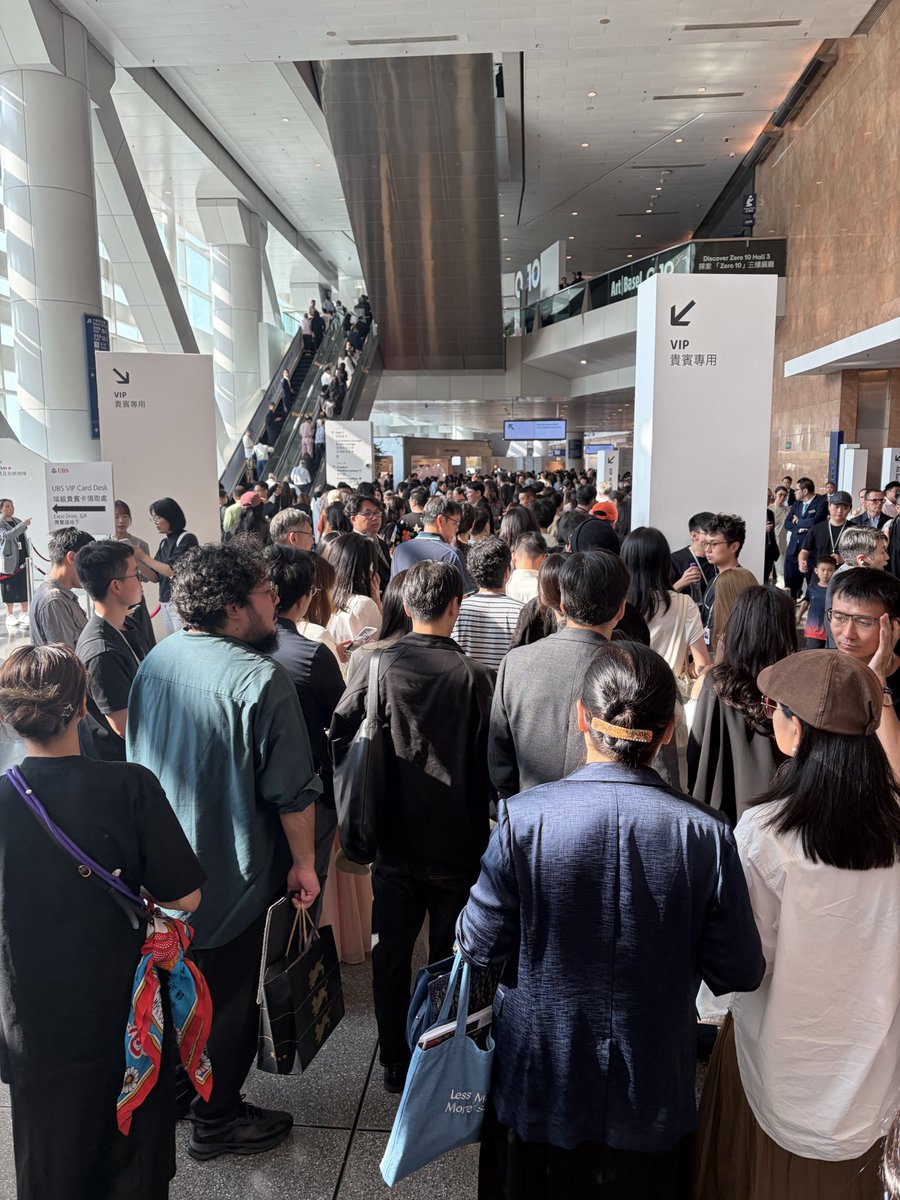 aservais1's tweet photo. But u will not be alone even at the VVIP day of @artbasel HK #ABHK. Even wondering if the art is just not any excuse for a day out 🤢🤢🤢 https://t.co/vH0IpUo0CN