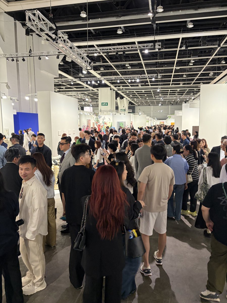 aservais1's tweet photo. But u will not be alone even at the VVIP day of @artbasel HK #ABHK. Even wondering if the art is just not any excuse for a day out 🤢🤢🤢 https://t.co/vH0IpUo0CN