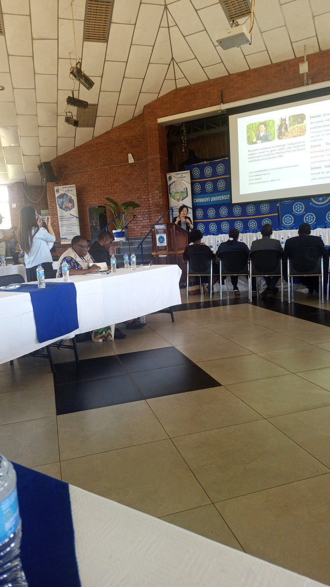 mushtella's tweet photo. Prof. Lin Dongmei is now presenting on the Role of Science-based solutions to achieving the Sustainable Development Goals: contributions of Juncao technology.
@AidJuncao24838 
@HeraldZimbabwe 
@jcniyomugabo 
@MoLAFWRD_Zim https://t.co/WZHvqwYuqu