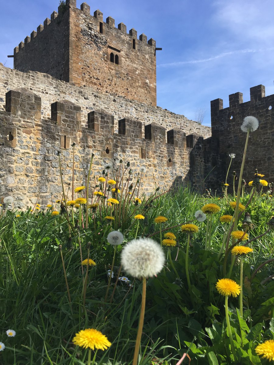 elpobal's tweet photo. Aste Santuko planak! Muñatones Gazteluko irekiera berezia: bisitak eta El Pobaleko Burdinolarekin baterako bisitak.
¡Planes de Semana Santa en el museo y Castillo de Muñatones! Visitas guiadas, visitas a los dos monumentos con demostración ferrona.
@Bizkaia @OndareaBizkaia https://t.co/IGUmRhWKd7