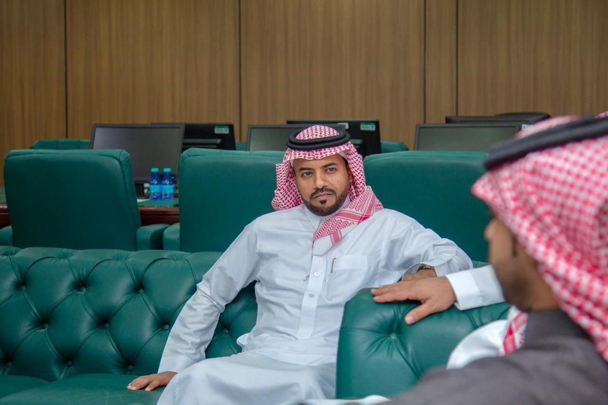 استقبل سعادة رئيس
 #بلدية_محافظة_القريات م. جمال بن عبدالدايم البلوي، منسوبي البلدية والمهنئين بمناسبة #عيد_الفطر_المبارك، وذلك في مقر البلدية،حيث تبادل الجميع التهاني والتبريكات في أجواء يسودها الود والتآلف، مع تقديم الضيافة والهدايا بهذه المناسبة السعيدة بما يعكس روح الألفة