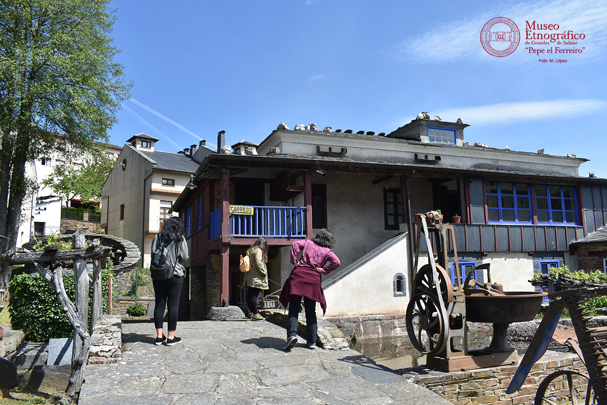 🧷 Este viernes, descubre el modo de vida de la sociedad campesina del occidente asturiano, sus oficios, utensilios o los juegos tradicionales en una 𝘃𝗶𝘀𝗶𝘁𝗮 𝗴𝘂𝗶𝗮𝗱𝗮 al <a href="/MuseoGrandas/">Museo Etnográfico Grandas de Salime</a> 

#Gratuita con la entrada ‼
ℹ tinyurl.com/5dchrhjs

<a href="/GrandasSalime/">Turismo Grandas de Salime</a>