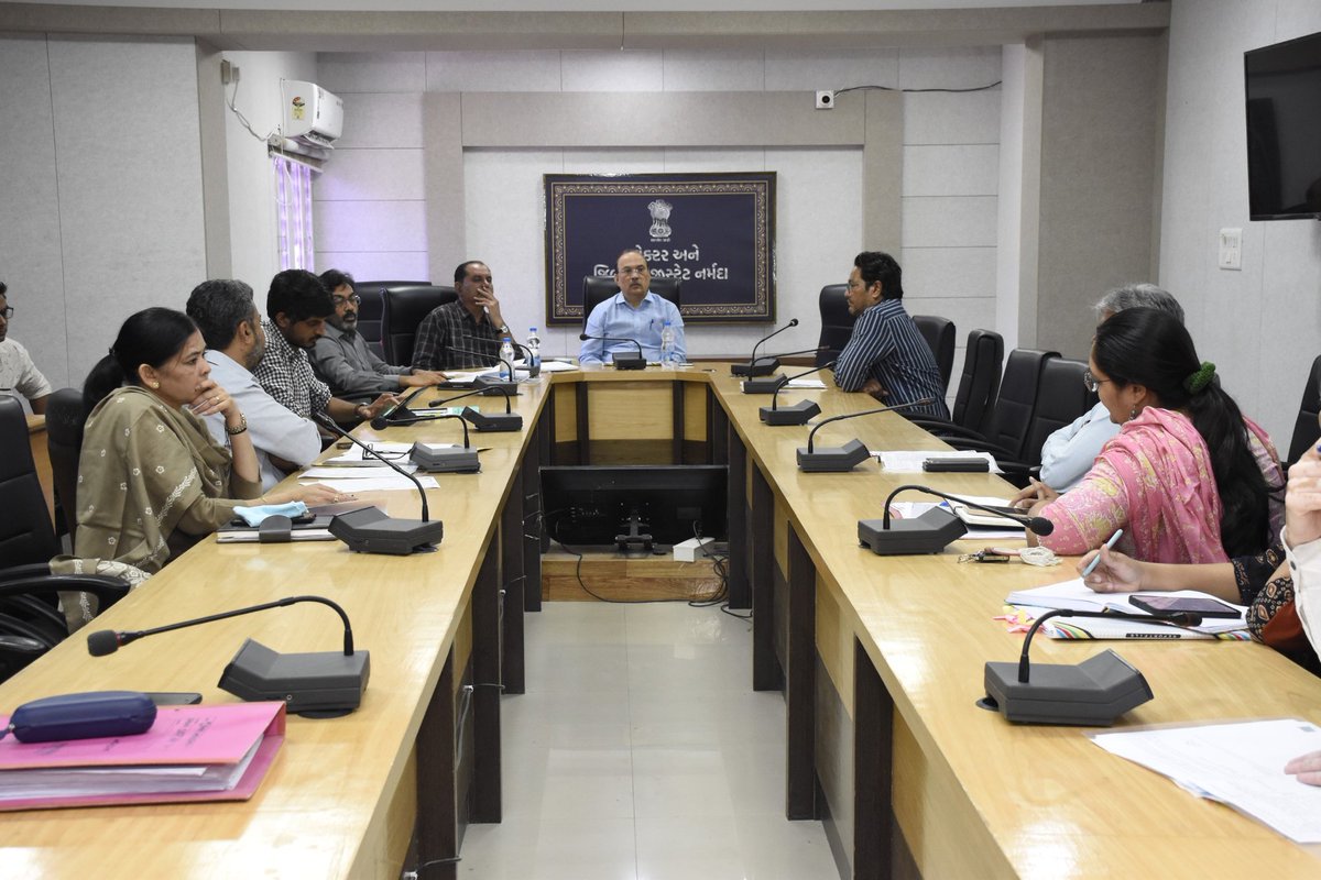 Collector Narmada tweet media