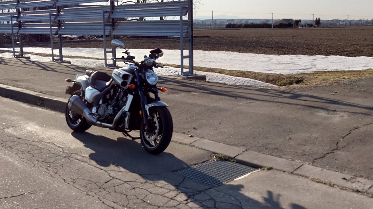 U_panmax's tweet photo. 華氏５５℉

チタン色の車体のなかに～♪
流れる電流　血の火花～♪

第８シーズンWITHセンナナ
はじめました😆 https://t.co/oyD6IuOrQW