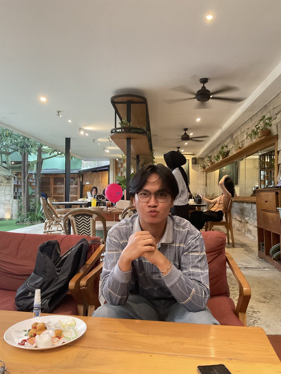 axolotlditto tweet media