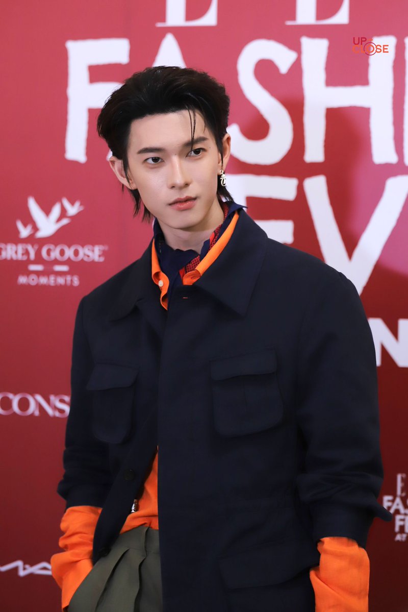 The Up-close tweet media