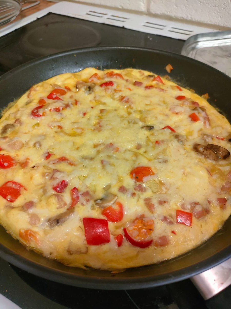 ArklowCBS's tweet photo. Ms. Merrigan’s Fifth Year Exam PE class have been busy in the kitchen lately! 👩🍳
As part of their studies, students explored the importance of nutrition by preparing a range of healthy, balanced meal options — and the results looked and tasted amazing! 👌🏻
#ExamPE #Nutrition https://t.co/r6s8lEMhEe