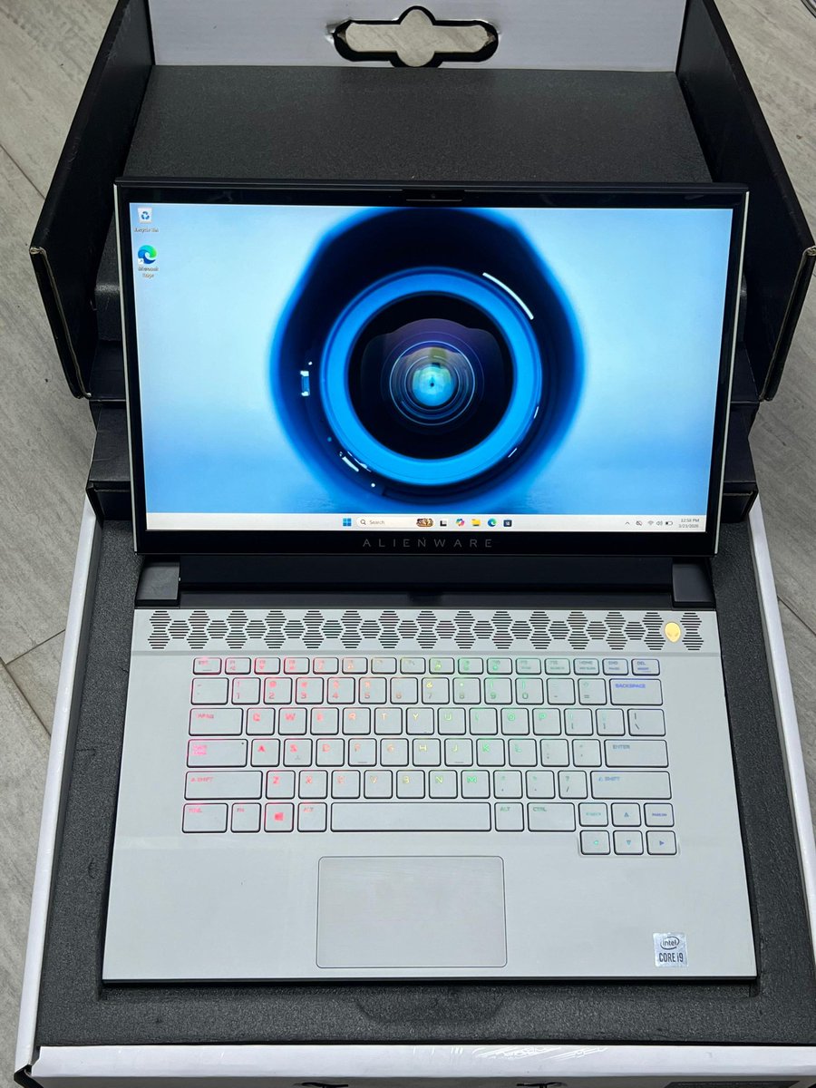 Bizzie's Gadget Hub | Phones & Laptops tweet media