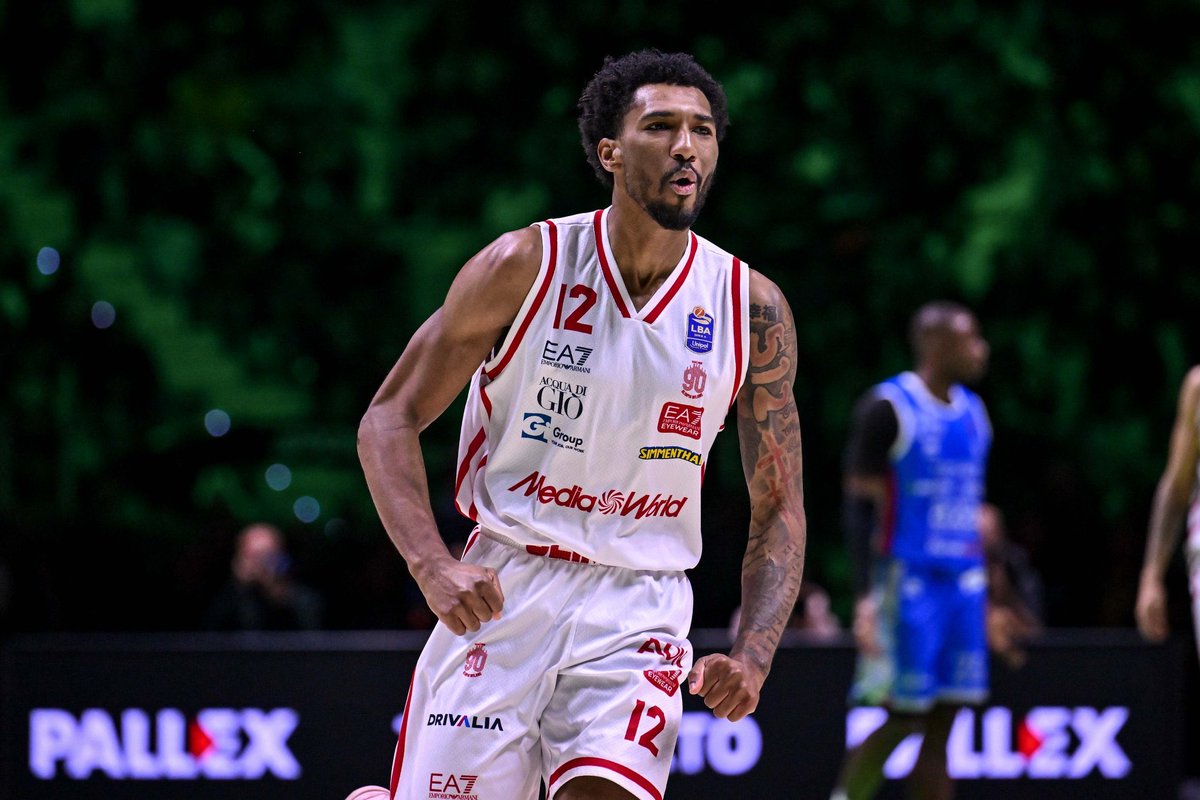 Andrea__Calzoni's tweet image. 👀‼️The negotiations between Olimpia Milano and Armoni Brooks for the renewal of the contract continue.

Milano has offered a contract for more than €1M per season, but Brooks’ demands are higher.

He said he’s fine in Milano and his family loves the city…

#EuroLeague #Milano