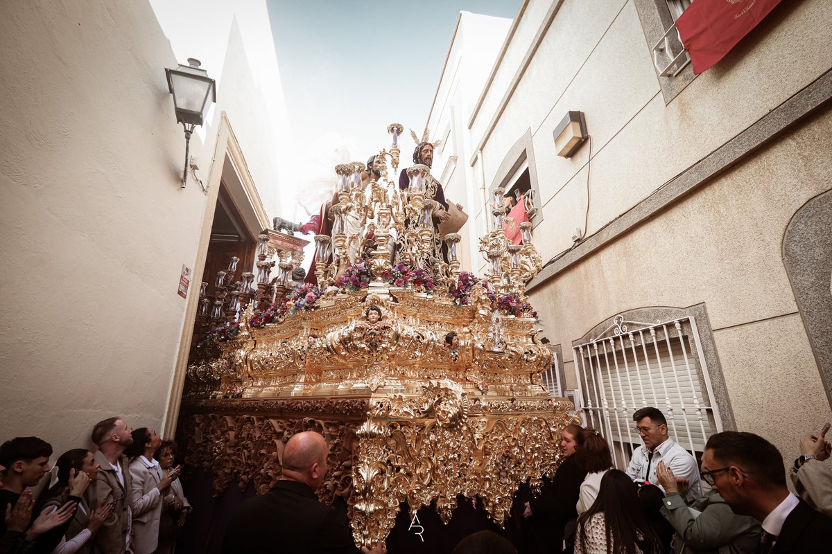 MacarenaAlmeria's tweet photo. El próximo miércoles, será Santo.

En 7 días, Roma volverá a pisar las calles de Almería.

En 7 días, la Esperanza llegará desde un barrio torero a inundar los corazones de todos sus hijos.

¡Sólo 7 días para el #MiércolesSantoMacareno!

#EsperanzaNuestraSalve #YoSoyLaVerdad https://t.co/8YPPxgP5Ij