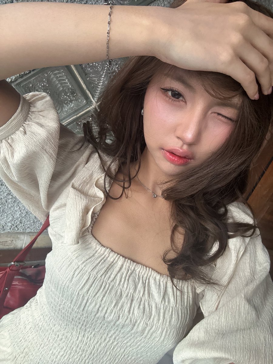 エリ Helisma Putri tweet media