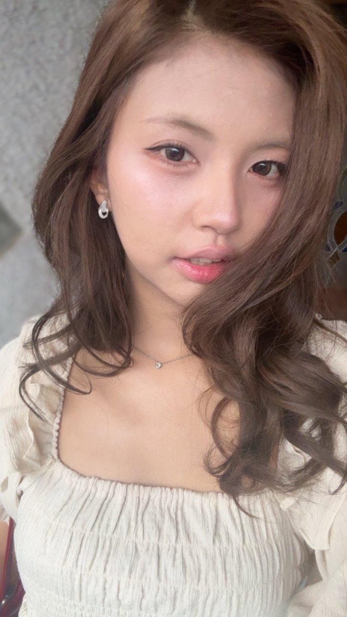 エリ Helisma Putri tweet media