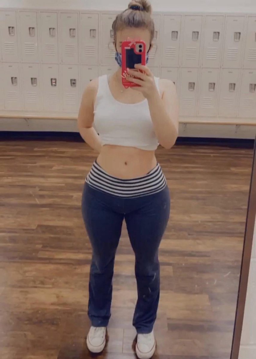 Yoga Pants tweet media