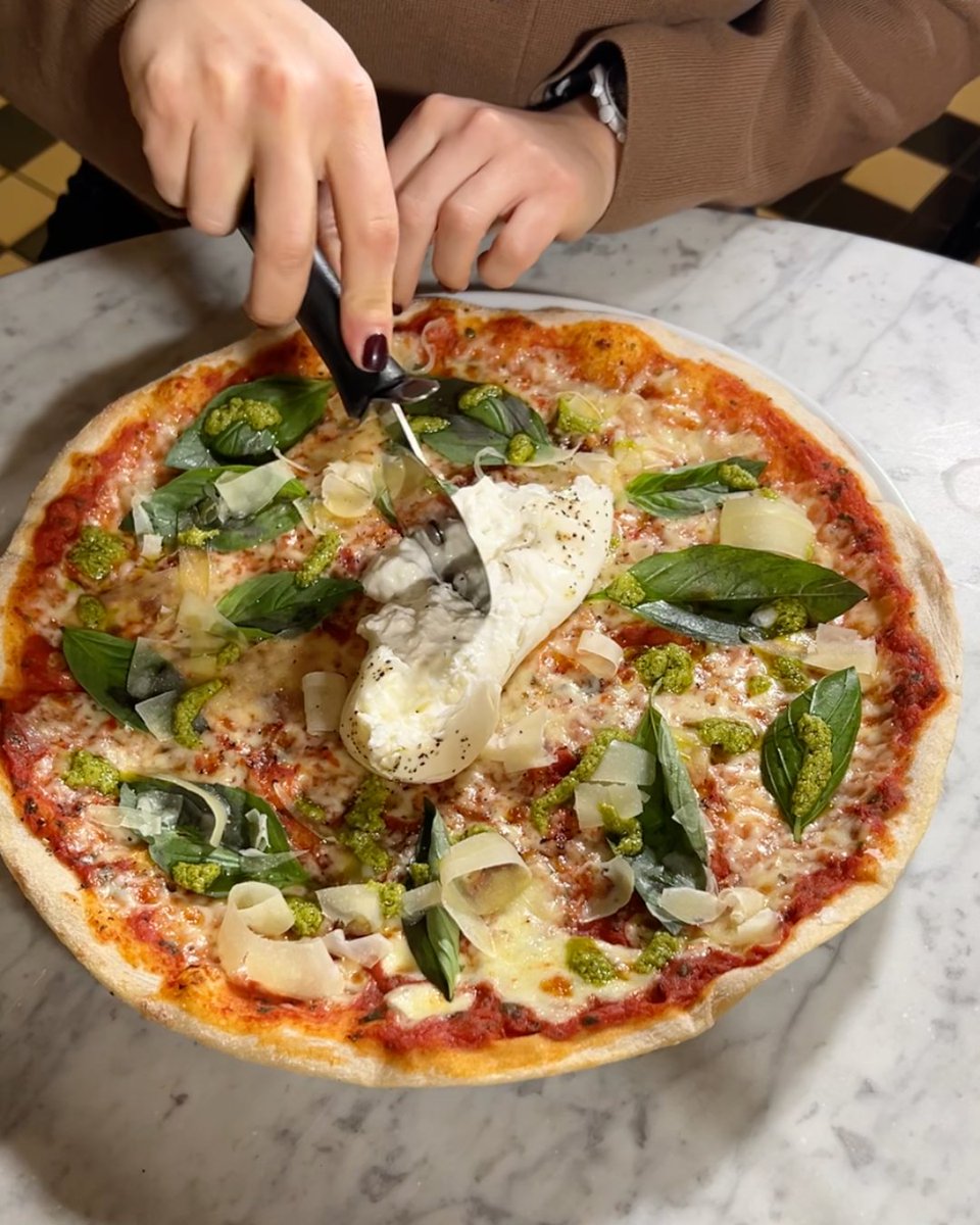 PizzaExpress tweet media