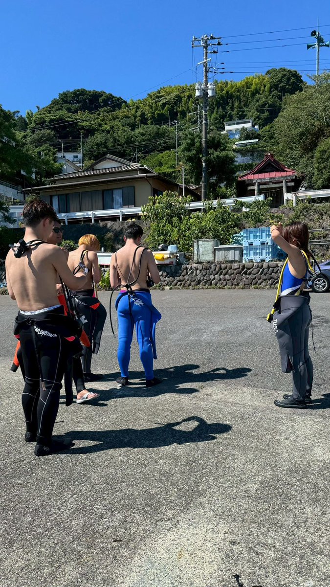 diving_nimo's tweet photo. 〜サークルの活動紹介②🤿🌺〜
7月は1年生のスキルアップツアー

ライセンス取得後、いよいよ本格的に
ダイビングへ🐠

「できること」が増えるたびに
海がもっと楽しくなります！

気づいたら海にハマってるかも…🙌 https://t.co/HxO79sDG2J