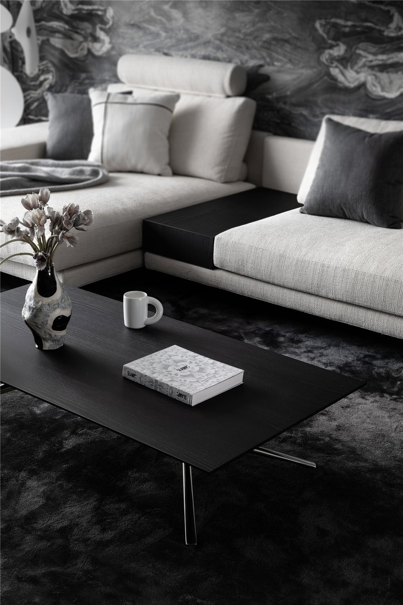 Ariana Grande tweet media