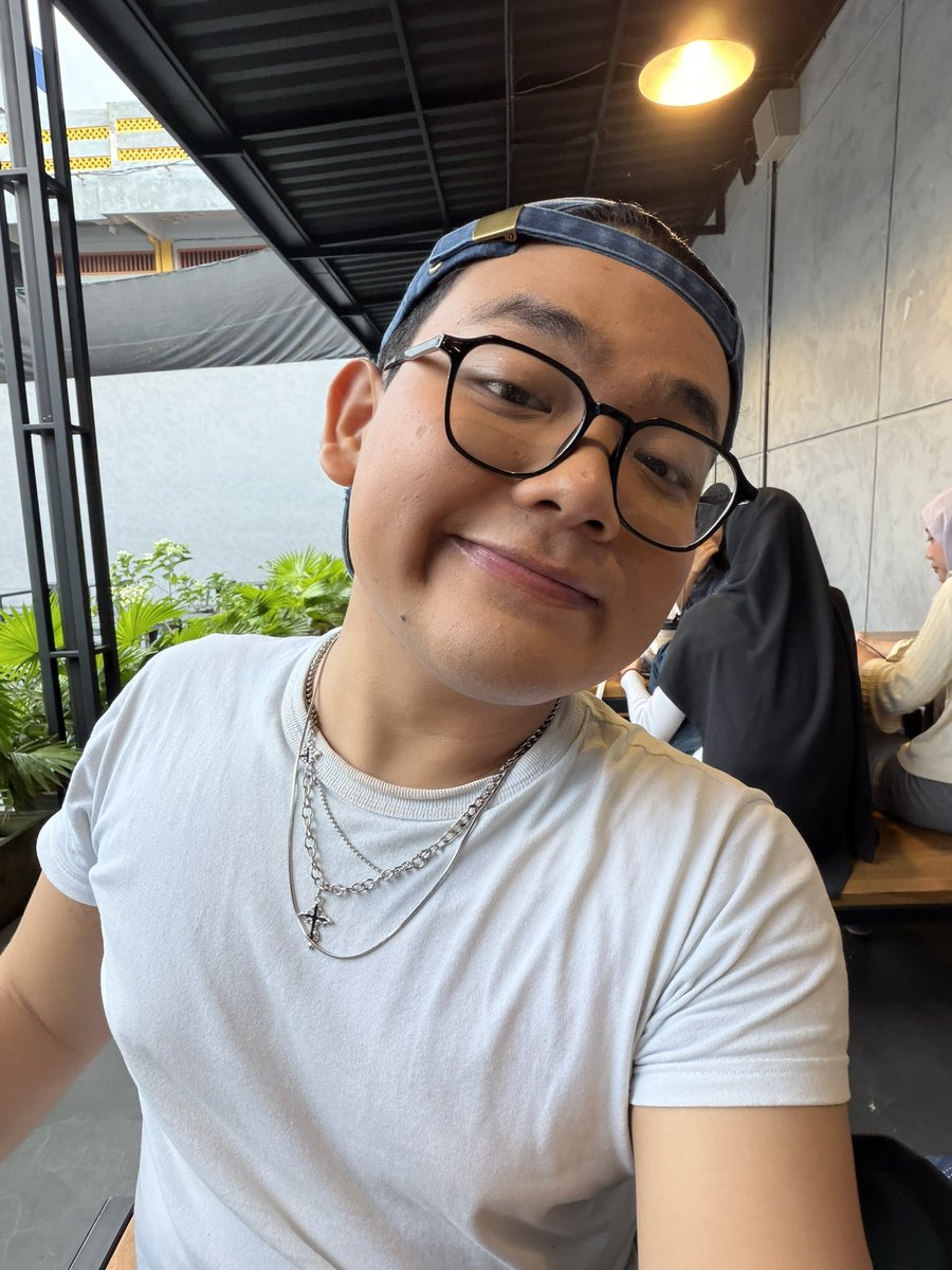 pussy stunting 💕 tweet media