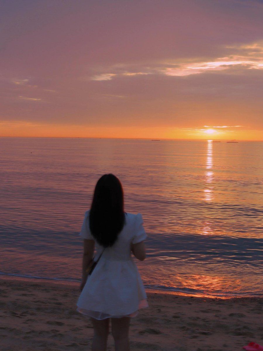 I LOVE ARIANA tweet media