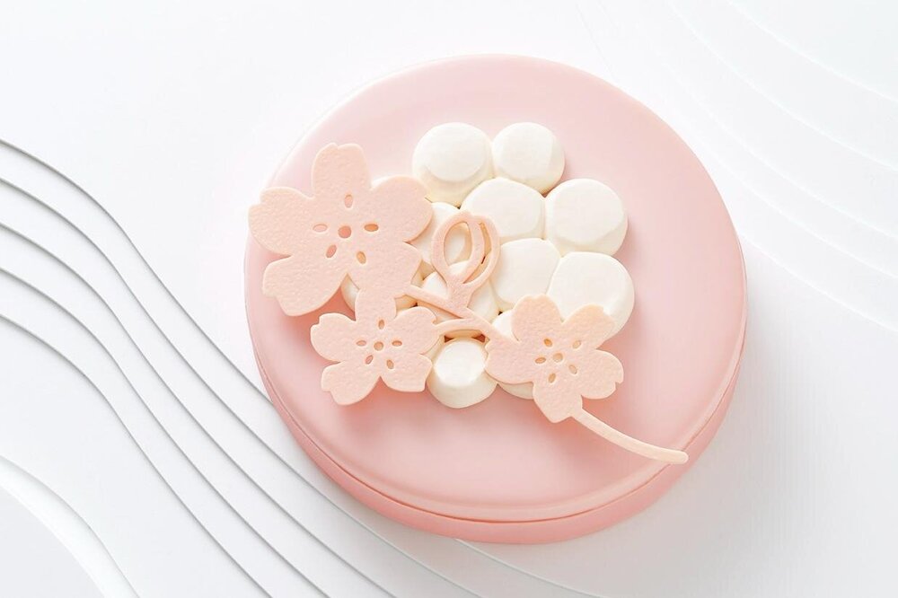 Fashion Press tweet media