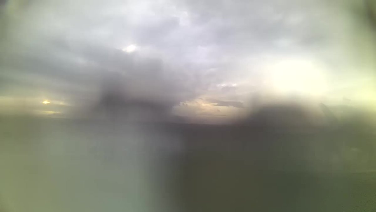 VaiChoverBelem's tweet photo. Bom dia Belém!

Chuva de dia e garoa à noite

Chance de chuva: 92%

Agora: 24°C (sensação 26°C)

Sensação térmica hoje:
Máxima: 32°C
Mínima: 26°C https://t.co/lklqRy8HG9