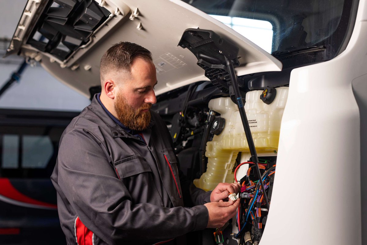 Thompsons tweet media