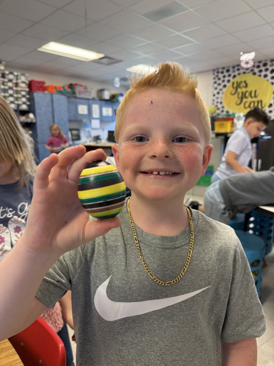 Our K and 1st grade Tigers practice making patterns on eggs to get ready for Easter!