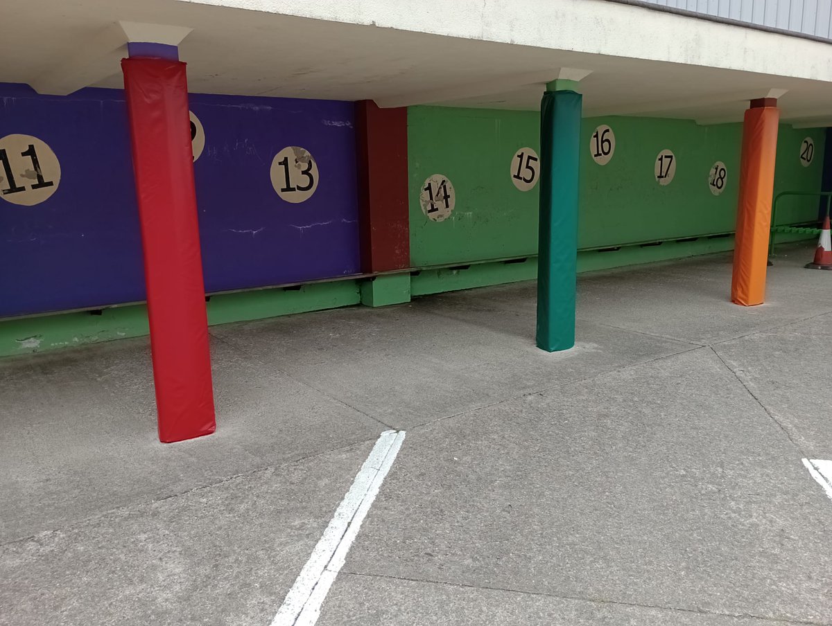 ClonmelCovers's tweet photo. Our Safety Padding is Made to measure because not all pillars and posts are a standard size! #SafetyPadding  #besafe #Padding https://t.co/wSWbnrNqqc