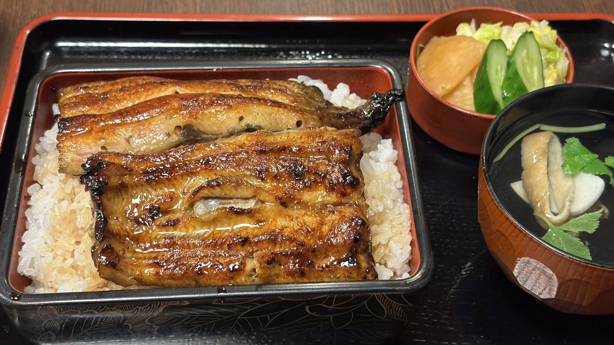 業務と学びの連続で本当に働きっぱなしだが、鰻が最高に美味しかったのでまだまだ頑張れそうです。