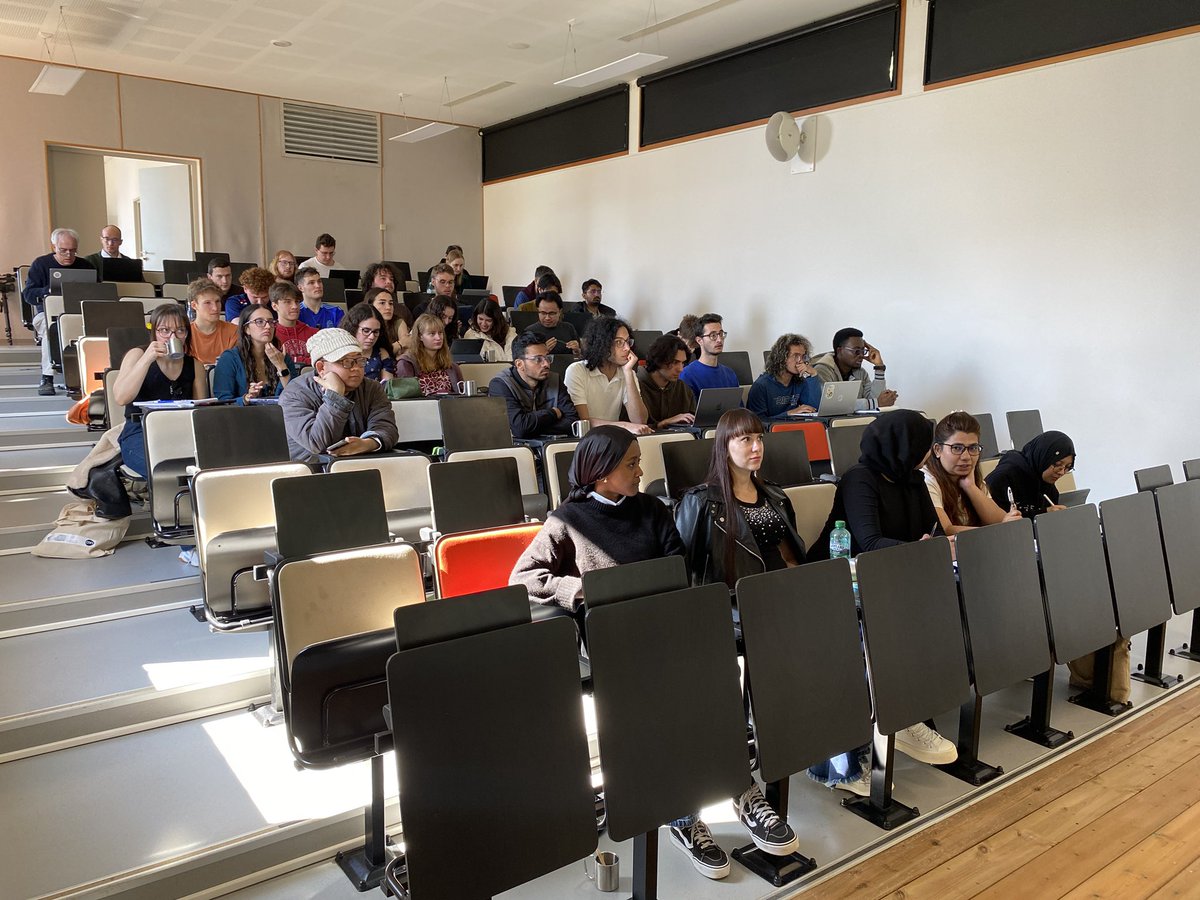 imapp_in's tweet photo. BCD School 2026 🏝️ day 2
#flavourphysics and Beyond #standardmodel with Mick Mulder, Prof. Angelo Carbone and Prof. Ulrich Nierste from Karlsruhe Institute of Technology https://t.co/kHPWTSPaZN