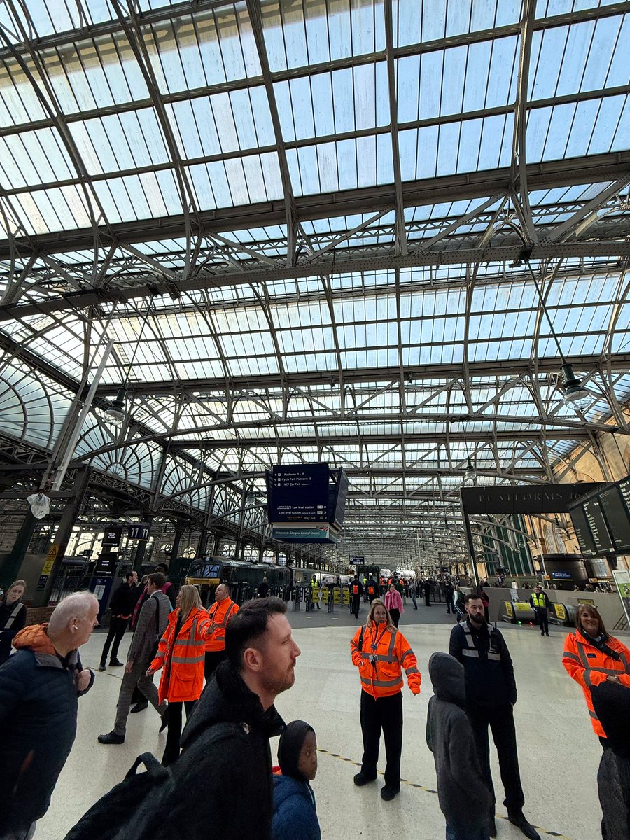 Network Rail tweet media