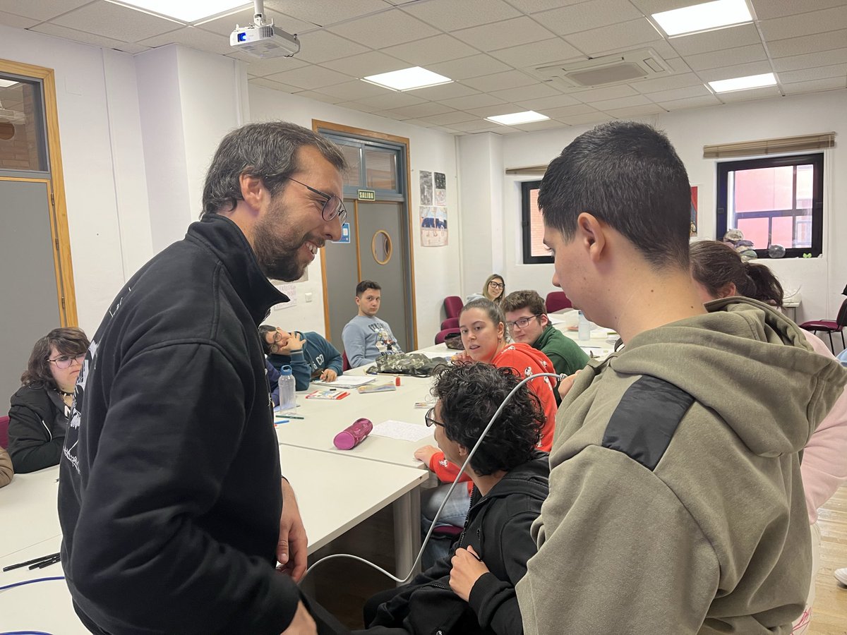 Título Propio TAEC UMA tweet media