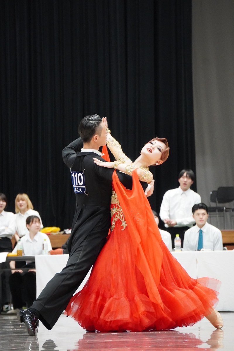 tmu_ballroom's tweet photo. 【新3年ソイ】

舞研名:ソイ
所属:東京都立大学都市環境学部地理環境学科
専攻:モダン
高校時代の部活:華道部
趣味・特技:一人旅
新入生への一言:新たな自分や他大学の友人など色々な出会いがある場所です！運動未経験の方もぜひ挑戦してみてください✨ https://t.co/IT7Mw9B6iz