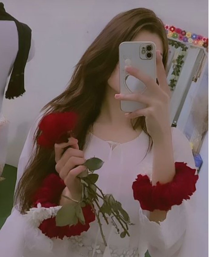 Shahzadi154493's tweet photo. Another year older 🎂👑… but honestly, just getting better 😌✨
It’s my birthday today 👸💖
Grateful for the wins  the lessons 📖, the people who stayed 🤍, and even the ones who didn’t 
No long speech… just vibes 
Thank you, life .
Happy Birthday to me 🎉💫
#PrincessBirthday https://t.co/W9PwHTHv5U