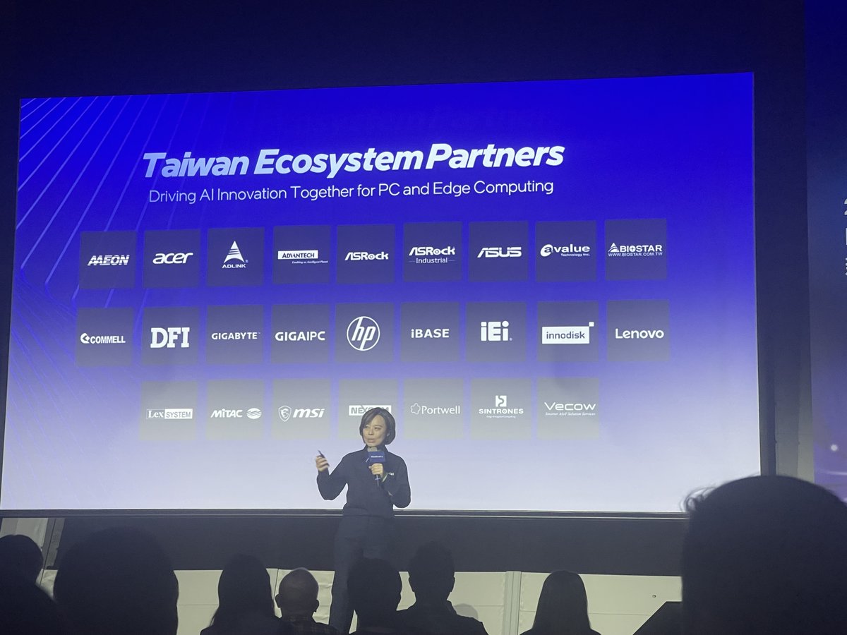 Taiwan_Commate's tweet photo. COMMELL brand @Intel launch event unveiled next-gen. new Core Ultra Series 3 processors https://t.co/iMOWVQymDh