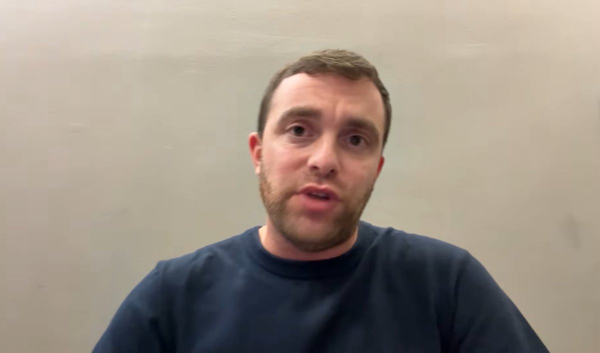 عمرو tweet media