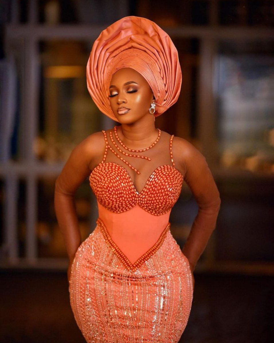 Your Tailor🧵🪡 tweet media