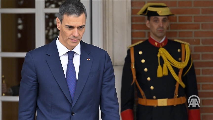 anadoluagency's tweet photo. Spanish Prime Minister Pedro Sanchez on Wednesday strongly criticized the Iran war, calling it a "colossal mistake" and warning of far-reaching consequences, while reaffirming Spain's refusal to be part of it https://t.co/WKbXNKu6zR https://t.co/pt0EA4NroH