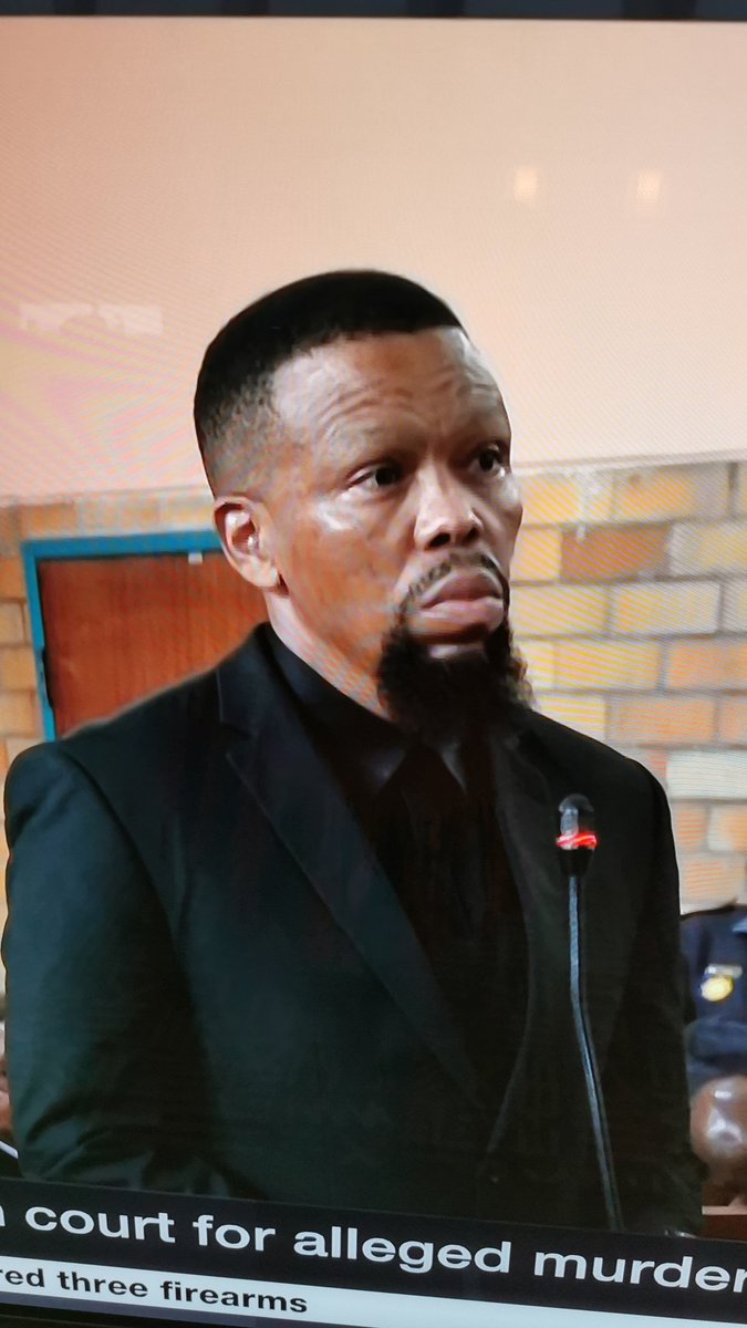 FighterGiveUsASignal tweet media