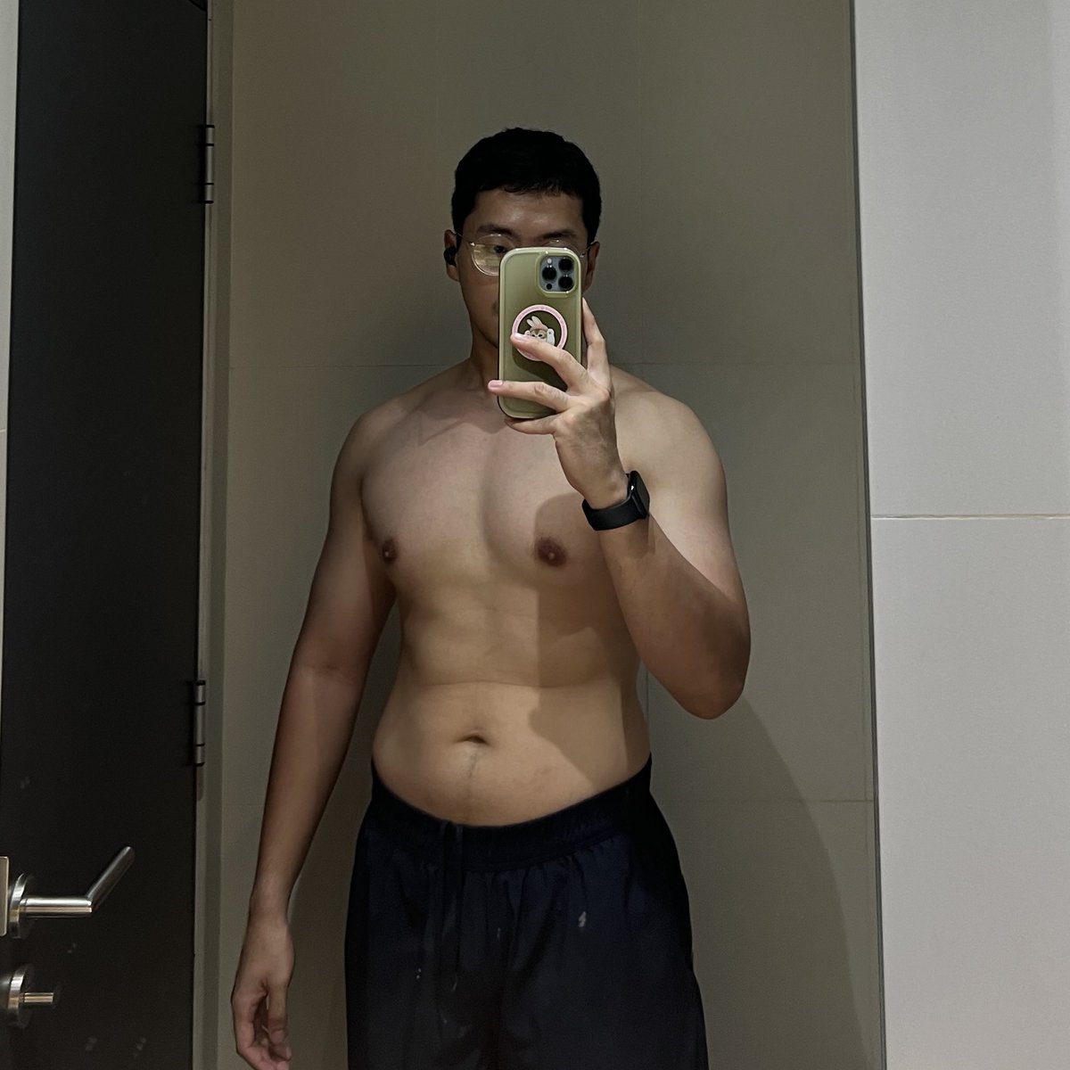 อาทอาท tweet media