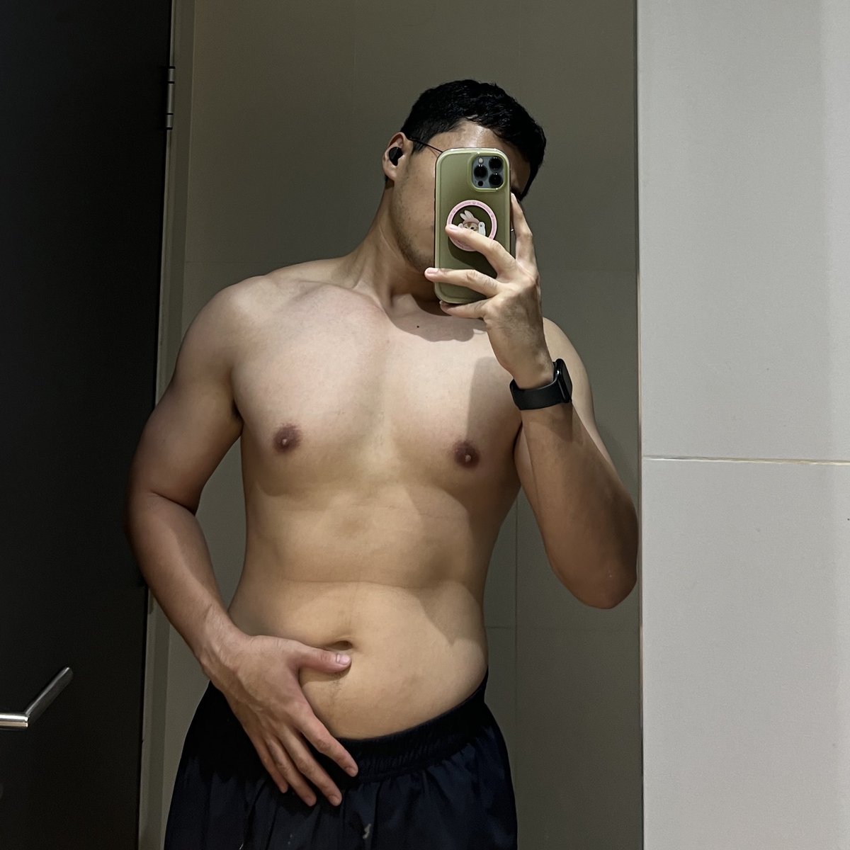 อาทอาท tweet media