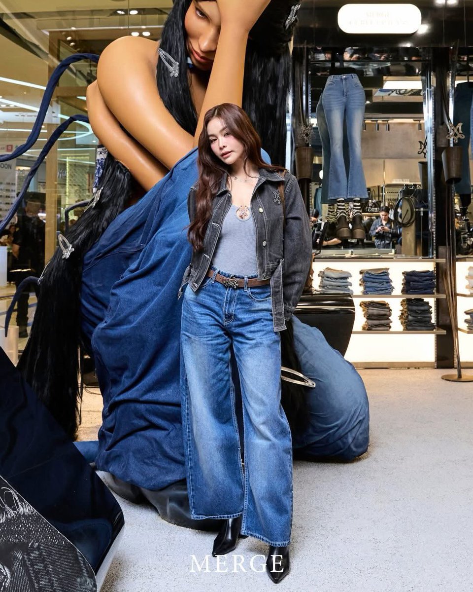 engfadom's tweet photo. MERGE Official update. 🩶

Please, Like &amp; Comment &amp; Share &amp; Repost
🔗 ลิงค์ในคอมเม้นต์ค่ะ

ALLAROUND SENSATION ENGFA25
#อิงฟ้ามหาชน #EngfaWaraha @EWaraha 
#MERGEZpellGrandOpeningxENGFA https://t.co/FYbmEp2LND