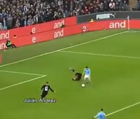 George__Justice's tweet photo. @fcb_spidyy This defender tho 😭😭 https://t.co/2csJCdiYeg