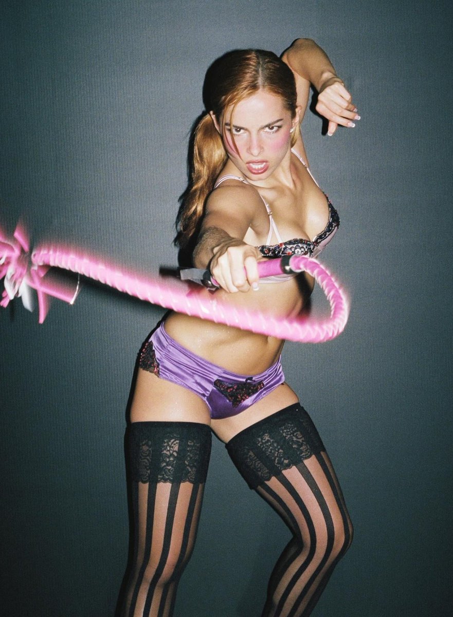 SmokinCelebs - Fan Account tweet media